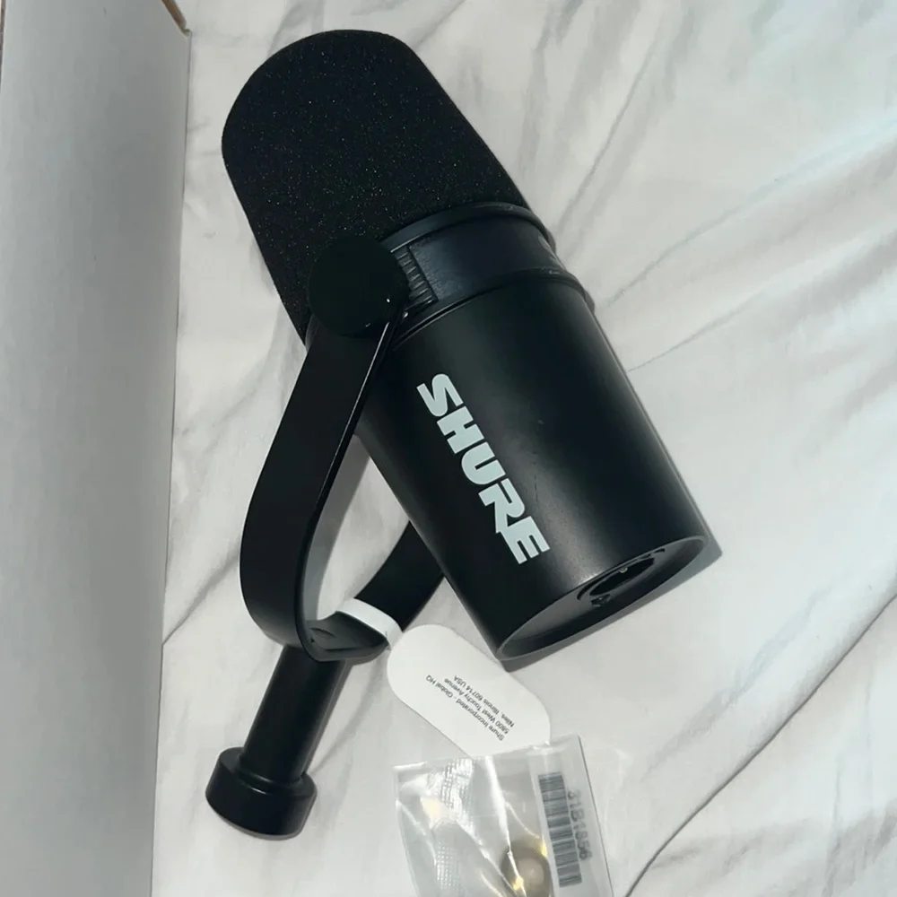 SHURE MV7X PODCAST MICROPHONE